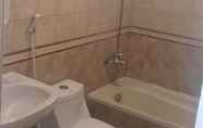 In-room Bathroom 4 Danar Hotel Apartments 5