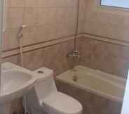 In-room Bathroom 4 Danar Hotel Apartments 5