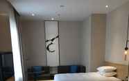Bedroom 7 Fairfield by Marriott Shanghai Jingan