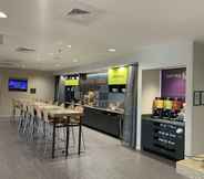 Restoran 3 Home2 Suites by Hilton Savannah Airport