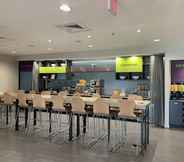 Bar, Kafe dan Lounge 4 Home2 Suites by Hilton Savannah Airport
