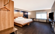 Kamar Tidur 3 Tru by Hilton Sterling Heights Detroit