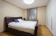 Kamar Tidur 5 Gangnam Galaxy Apartment 1