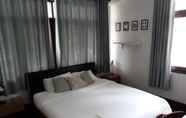 Kamar Tidur 4 House23 Guesthouse - Hostel