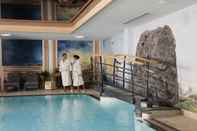 Hồ bơi Hotel Alp Wellness Mota