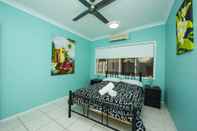 Bedroom Azure on Geoffrey Bay