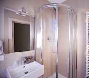 In-room Bathroom 5 B&B Igea 50