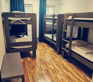 Kamar Tidur 6 Hostel Snoozemore