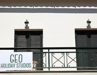 Exterior 2 Geo Holidays Studios