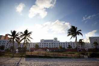 Exterior 4 Penthouse One Bedroom Ocean View on Hollywood Beach