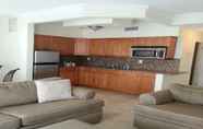 Common Space 3 Hollywood Beach - Beautiful Penthouse One Bedroom Ocean City View