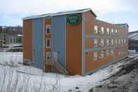 ภายนอกอาคาร Nova Inn Inuvik