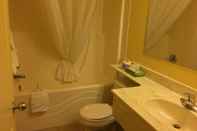 In-room Bathroom Nova Inn Inuvik