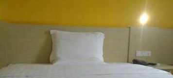 Bedroom 3 IU Hotel(Guilin Zhengyang Road Pedestrian Street)
