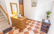 Lobi 6 Apartmani Villa Sol