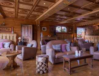 ล็อบบี้ 2 Chalet-Hôtel Le Labrador, The Originals Relais (Relais du Silence)