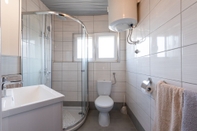 Toilet Kamar Apartments Kiwi Karin