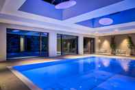 Swimming Pool Van der Valk Hotel Tilburg