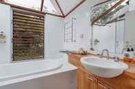 In-room Bathroom Summer House