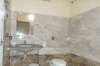 In-room Bathroom Hotel Rajvansh