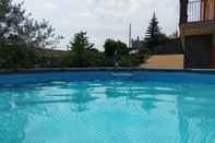 Swimming Pool Villa Feluchia