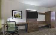 Kamar Tidur 3 Holiday Inn Express & Suites Moncton, an IHG Hotel