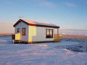 Exterior 4 Hekla Cabin 1 Volcano and Glacier View