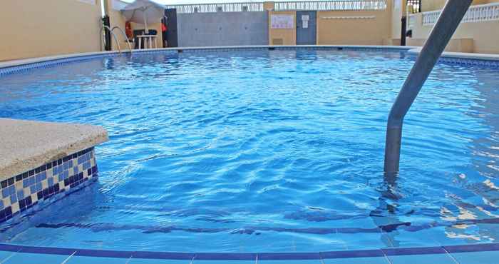 Swimming Pool Apartamentos Mistral 3000