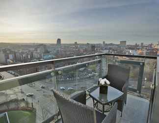 Bedroom 2 Central Leeds Penthouse