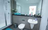 Toilet Kamar 3 Central Leeds Penthouse