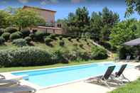 Swimming Pool Le Jardin de Celina