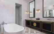In-room Bathroom 5 Delta Hotel by Marriott Shanghai Baoshan