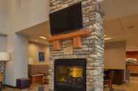 Lobi Hampton Inn & Suites Roseburg