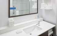 Toilet Kamar 4 Hampton Inn & Suites Phoenix Downtown