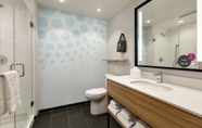 Toilet Kamar 7 Tru by Hilton Charlotte Ayrsley