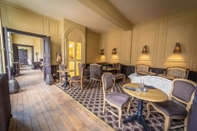 Bar, Cafe and Lounge Hotel Particulier de Champrond