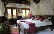 Kamar Tidur 5 Sama's Cottages and Villas