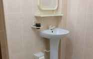 Toilet Kamar 4 Baivaru Guesthouse Services