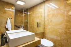 Toilet Kamar Apartment in Krakow near Main Square