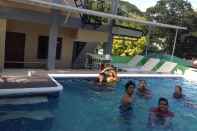 Kolam Renang Gravino Pension House