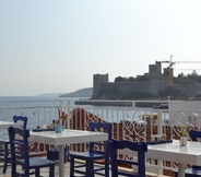 Restaurant 3 White and Blue Bodrum