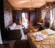 Bedroom 4 Silva Suites