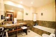 In-room Bathroom Madeira Emotions by Analodges