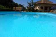 Swimming Pool B&B La Fenice