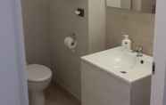 Toilet Kamar 2 Vroom510