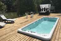 Swimming Pool Le Moulin Calme