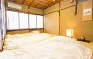 Kamar Tidur 4 Guest House Kyorakuya Kinkakuji