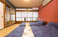 Kamar Tidur 3 Guest House Kyorakuya Kinkakuji