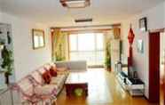 Ruang untuk Umum 6 Blessed Family Seaview Apartment 1-501