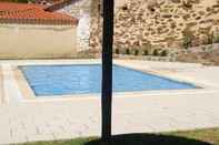 Swimming Pool Hostal Alba Taruta